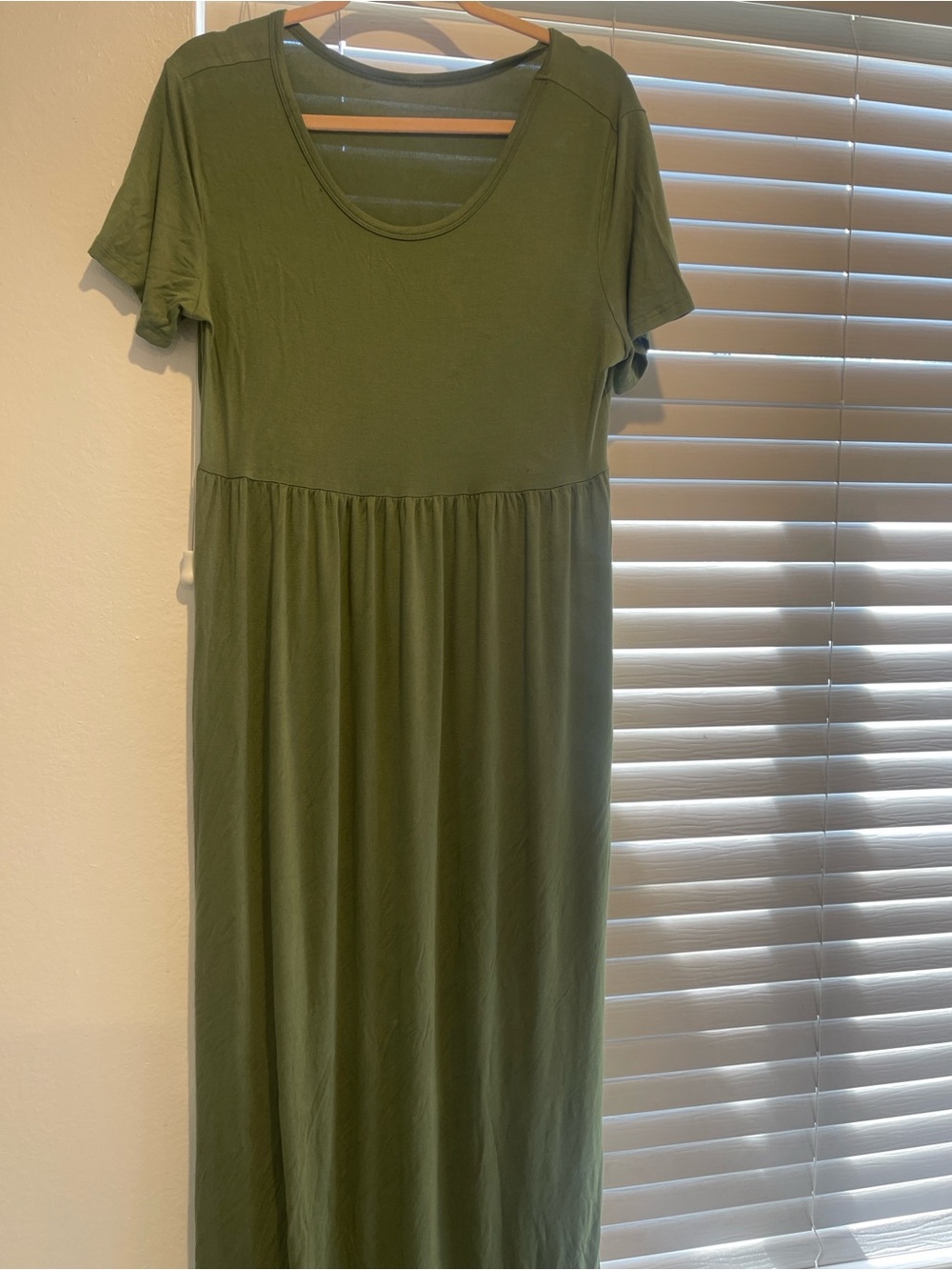 Women’s Olive Green Short-Sleeve Maxi Dress